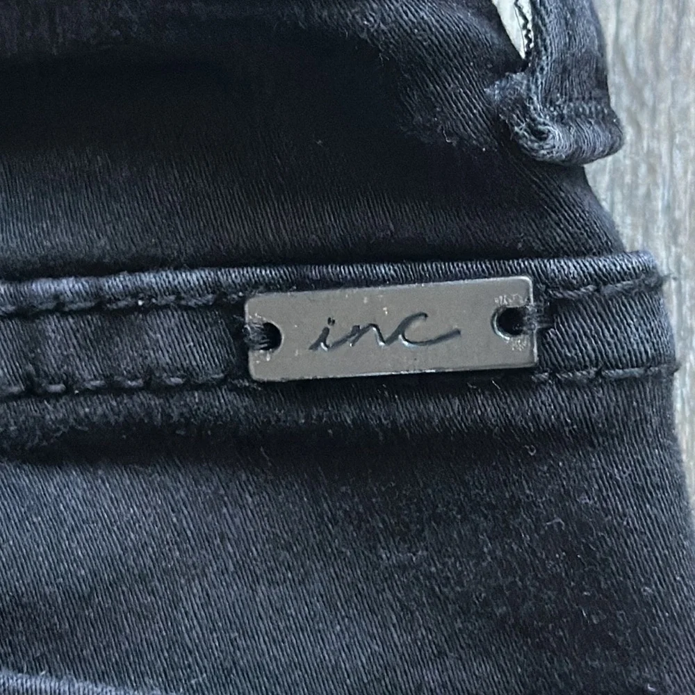 INC jeans skinny jeans size 4 black bikercore fitted